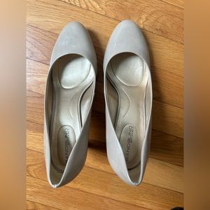 Beautiful Bandolino Heels - Size 8M - Tan Patent Leather